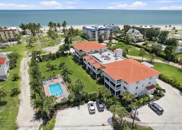 Breakers West C2 - Gorgeous Top Floor Beach Condo